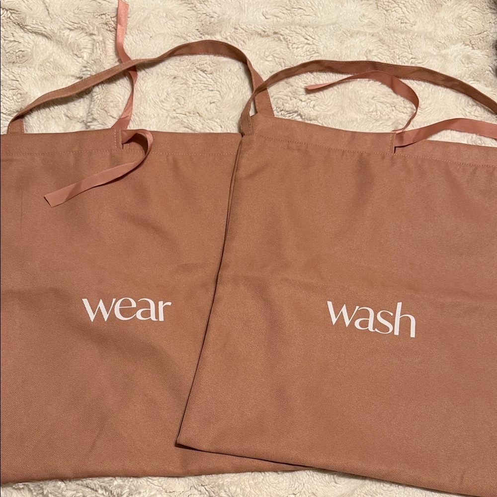 NWOT Stylish Pink Tote Bags Set